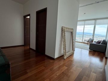 Penthouse en Venta en Juriquilla Tower, Piso 27, Exclusividad en las Alturas