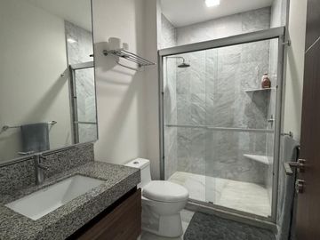 Penthouse en Venta en Juriquilla Tower, Piso 27, Exclusividad en las Alturas