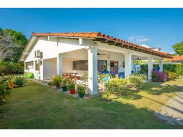 VENTA CASA FRENTE AL MAR EN PLAYA BLANCA, ÚNICA OPORTUNIDAD