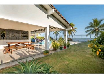 VENTA CASA FRENTE AL MAR EN PLAYA BLANCA, ÚNICA OPORTUNIDAD