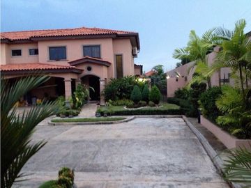 VENTA Y ALQUILER CASA  CON LINEA BLANCA EN RESIDENCIAL CV