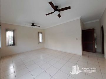 VENTA CASA EN ANCÓN RESIDENCIAL CAMINO DE CRUCES EL DORADO KAF