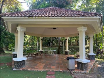 VENTA CASA EN ANCÓN RESIDENCIAL CAMINO DE CRUCES EL DORADO KAF