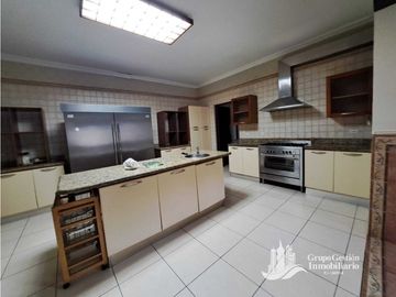 VENTA CASA EN ANCÓN RESIDENCIAL CAMINO DE CRUCES EL DORADO KAF
