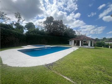VENTA CASA EN ANCÓN RESIDENCIAL CAMINO DE CRUCES EL DORADO KAF