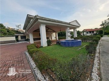 VENTA CASA EN ANCÓN RESIDENCIAL CAMINO DE CRUCES EL DORADO KAF