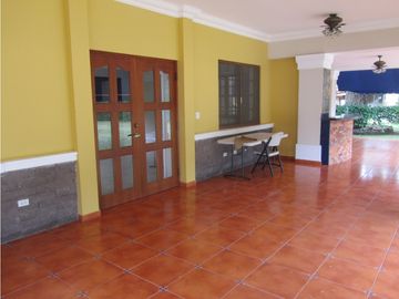 VENTA CASA EN ANCÓN RESIDENCIAL CAMINO DE CRUCES EL DORADO KAF