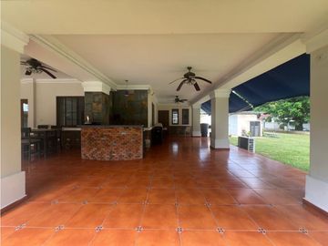VENTA CASA EN ANCÓN RESIDENCIAL CAMINO DE CRUCES EL DORADO KAF