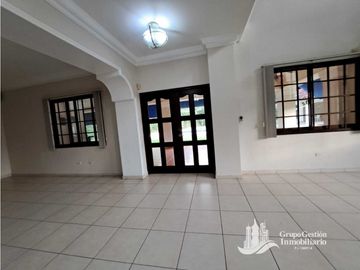 VENTA CASA EN ANCÓN RESIDENCIAL CAMINO DE CRUCES EL DORADO KAF