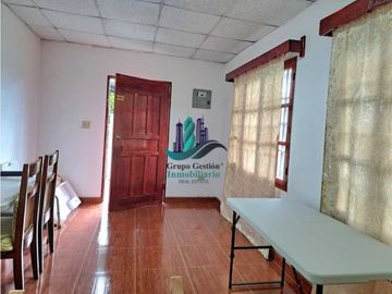 VENDO CASA EN AREA COMERCIAL VOLCAN