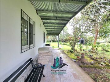 VENDO CASA EN AREA COMERCIAL VOLCAN