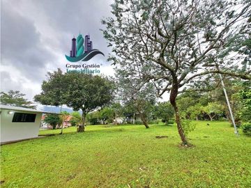 VENDO CASA EN AREA COMERCIAL VOLCAN