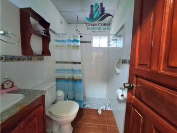 VENDO CASA EN AREA COMERCIAL VOLCAN