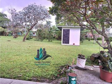 VENDO CASA EN AREA COMERCIAL VOLCAN