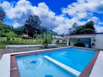 Oportunidad! Se Vende de Hermosa Finca con Casa en Lídice, Capira