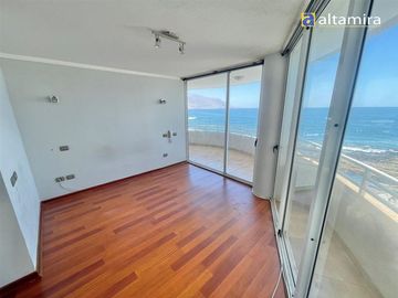 Departamento en Venta en Edificio Punta Cavancha piso 3 TS
