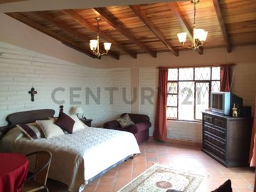 VENTA HERMOSA QUINTA EN GUAYLLABAMBA