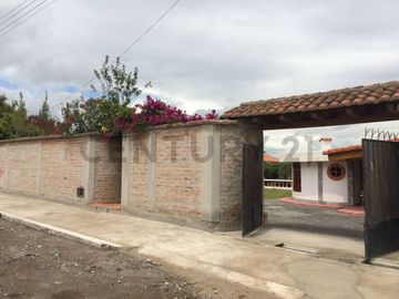 VENTA HERMOSA QUINTA EN GUAYLLABAMBA