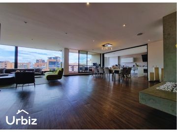 Se vende Apartamento de Lujo en Santa Paula, 317m, 5 Parqueaderos