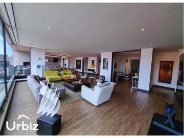 Se vende Apartamento de Lujo en Santa Paula, 317m, 5 Parqueaderos
