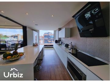 Se vende Apartamento de Lujo en Santa Paula, 317m, 5 Parqueaderos