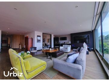 Se vende Apartamento de Lujo en Santa Paula, 317m, 5 Parqueaderos