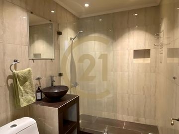 Casa en venta, 5 Dormitorios, Providencia