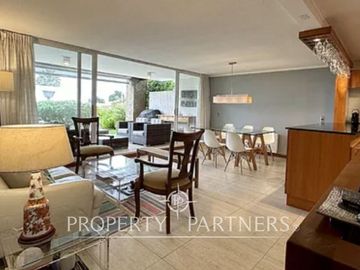 Comodo departamento en primer piso en Marbella