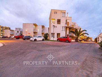Excelente  Duplex en Primera Línea