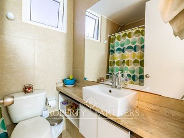 Excelente  Duplex en Primera Línea