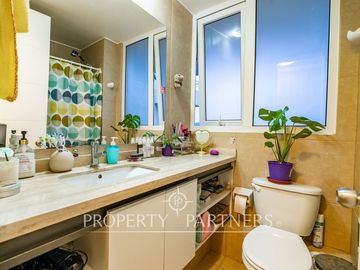 Excelente  Duplex en Primera Línea