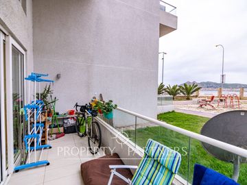 Excelente  Duplex en Primera Línea
