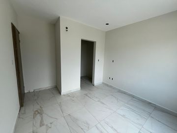 CASA EN VENTA UBICADA EN COLONIA AMPLIACION UNIDAD NACIONAL,CONJUNTO DE 5 CASAS