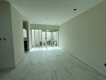 CASA EN VENTA UBICADA EN COLONIA AMPLIACION UNIDAD NACIONAL,CONJUNTO DE 5 CASAS