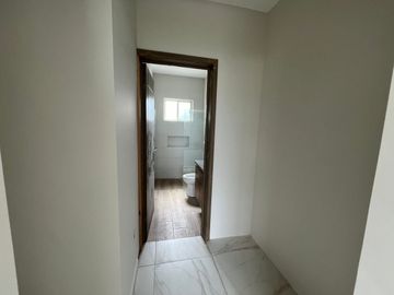 CASA EN VENTA UBICADA EN COLONIA AMPLIACION UNIDAD NACIONAL,CONJUNTO DE 5 CASAS