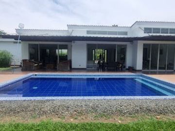 VENTA de CASAS en PEREIRA