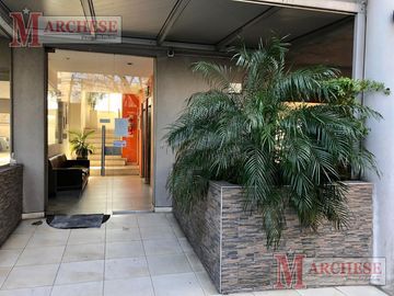 Departamento 2 ambientes con cochera y amenities en Moron