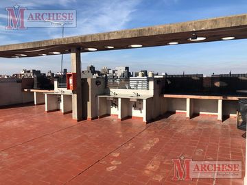 Departamento 2 ambientes con cochera y amenities en Moron