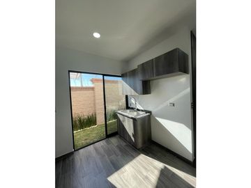 Casa En Venta De 1 Nivel En Parque Aguascalientes Lomas De Angelopolis
