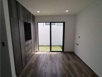 Casa En Venta De 1 Nivel En Parque Aguascalientes Lomas De Angelopolis