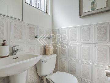 El Huinganal - Pie Andino/El Peumo - Lo Barnechea - Casa - Venta