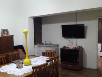 VENTA Casa en 2 Plantas de 3 Dormitorios (B° Belgrano)