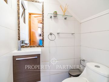 Preciosa casa estilo mediterranea en Condominio de Cerro Grande