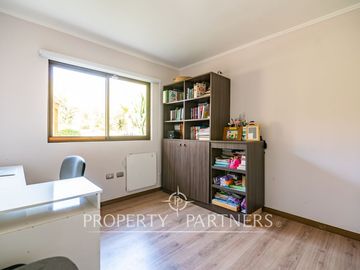 Preciosa casa estilo mediterranea en Condominio de Cerro Grande