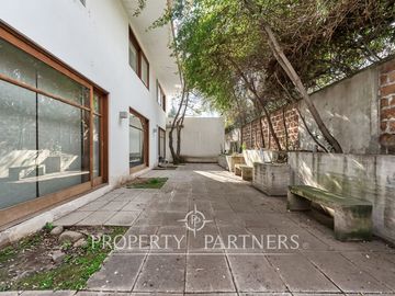 Espectacular casa en San Damián con gran jardín.