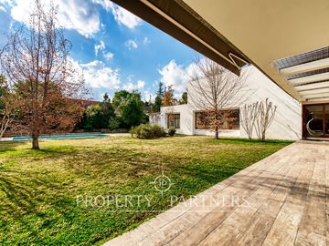 Espectacular casa en San Damián con gran jardín.