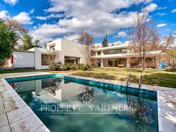 Espectacular casa en San Damián con gran jardín.