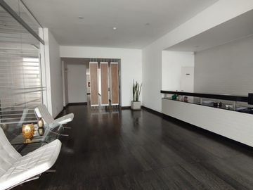 Venta de hermoso Triplex en excelente zona de San Isidro
