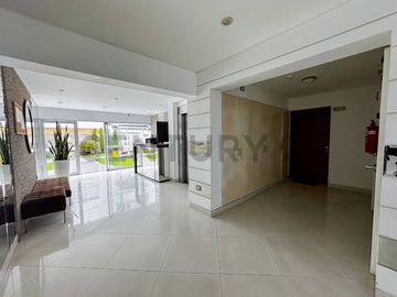 Venta moderno dpto en el Golf Los Inkas - Surco (ref: Cerros de Camacho)