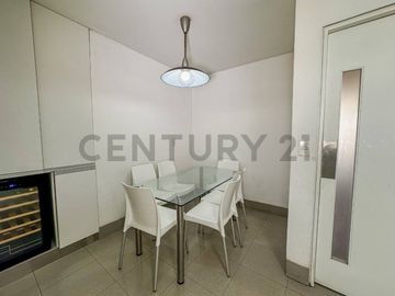 Venta moderno dpto en el Golf Los Inkas - Surco (ref: Cerros de Camacho)